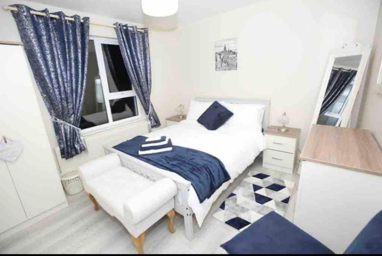 “John Bs” 1 Bedroom Apartment In Ardara Ngoại thất bức ảnh